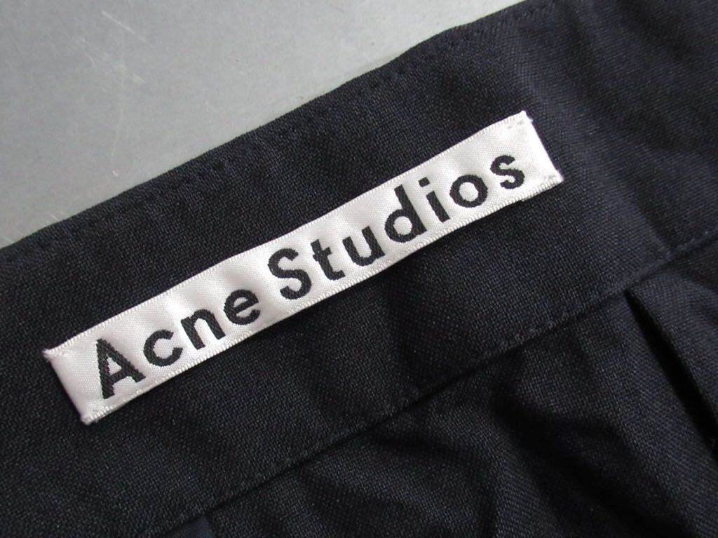 Acne Studios シワ加工 デザイン スカート ひざ丈 ボトムス 38 Lサイズ レディース アクネ ストゥディオズ 無地 プリーツスカート ネイビー_画像7