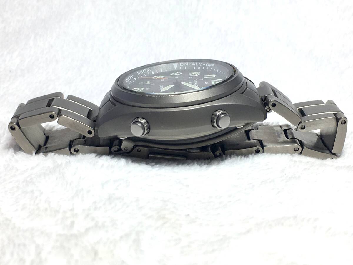 CASIO OVERLAND 電波 ソーラー OVW-100TDJ WTS チタン メタルベルト 箱 中古 WAVE CEPTOR クォーツ腕時計 ミリタリー オーバーランド 廃番_画像5