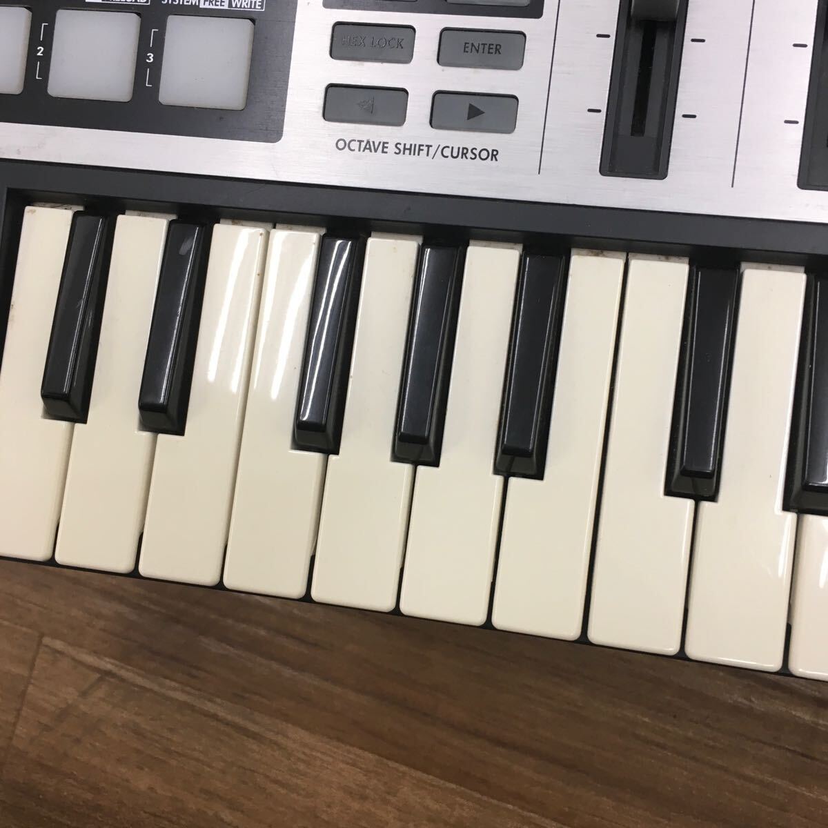 [ работоспособность не проверялась /AC адаптер отсутствует ]KORG microKONTROL MIDI STUDIO CONTROLLER Korg MIDI клавиатура 
