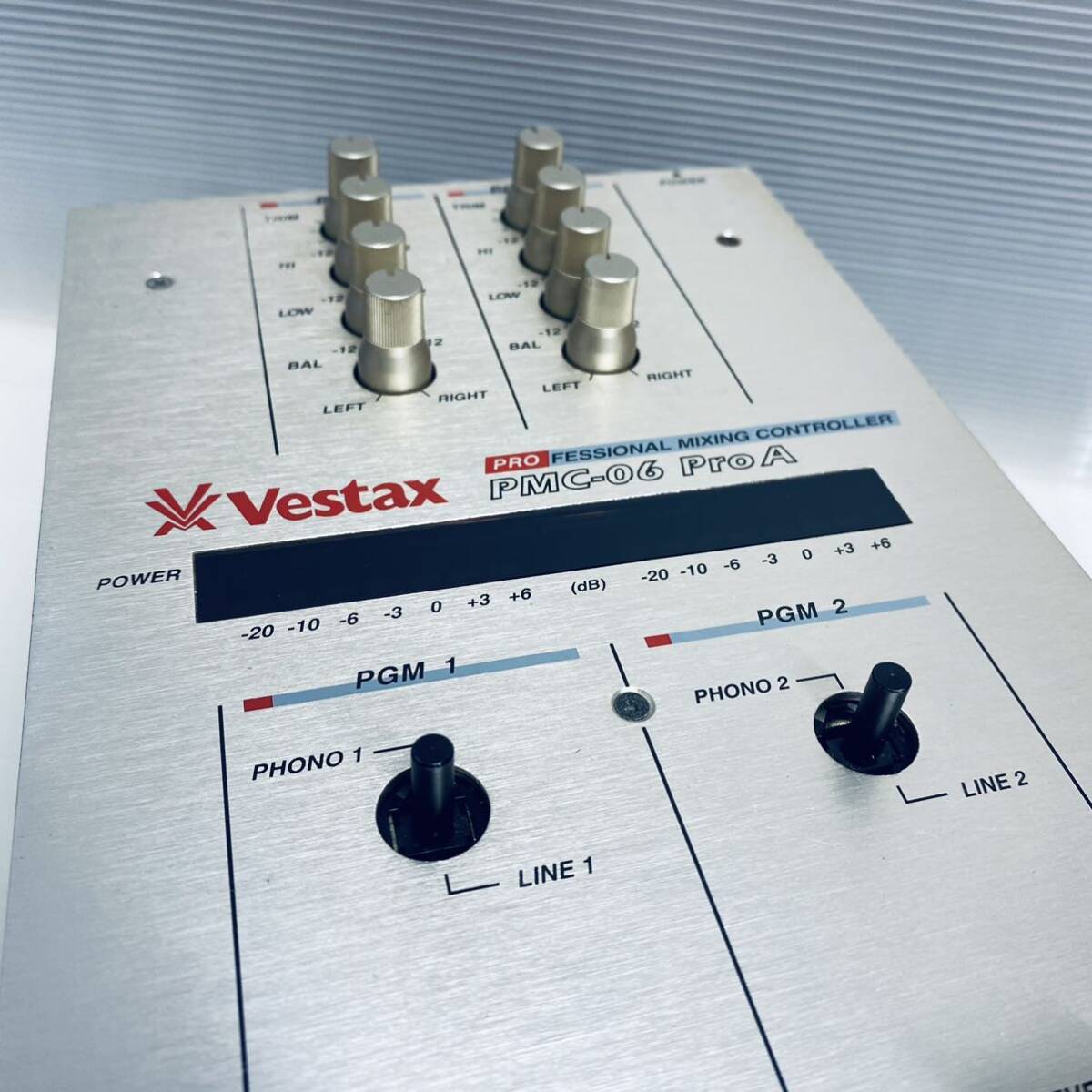 Vestax PMC-06 ProA ベスタクス プロフェッショナルミキシングコントローラー スリムミキサー 【通電確認のみ　ジャンク扱い】アダプタ付_画像5