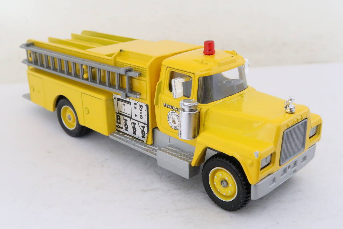 solido MACK POMPIERS TOWN OF BREWSTER MASS マック 消防車 箱無 1/60 フランス製 イハコの画像3