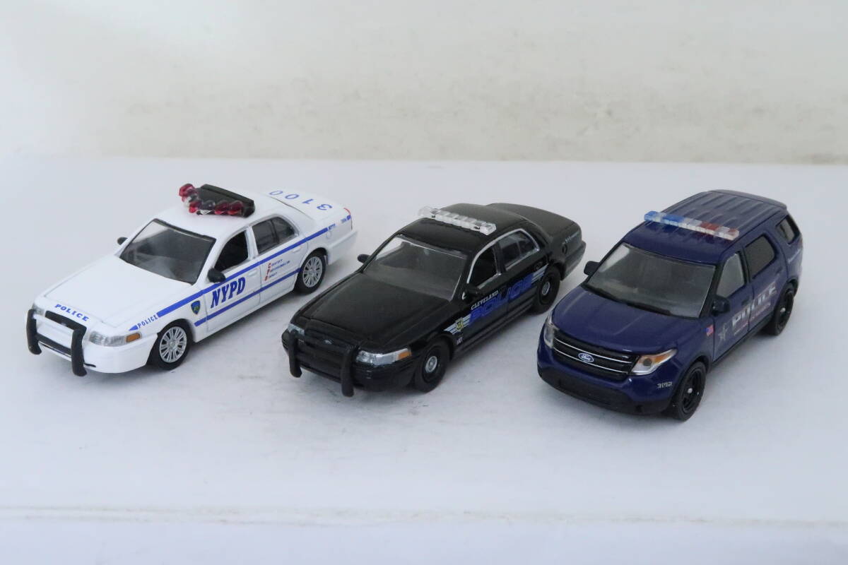 GREENLIGHT NYPD POLICE FORD CROWN VICTORIA EXPLORER フォード 箱無 3台 1/64? イクレの画像1