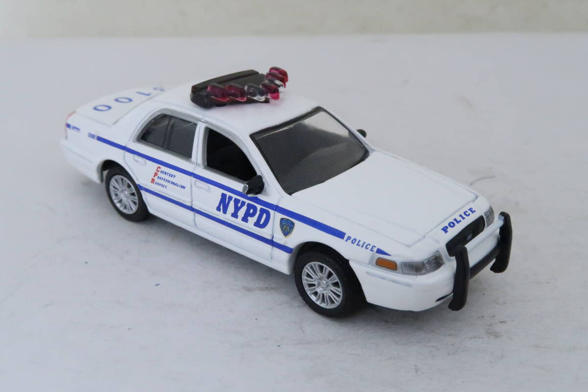 GREENLIGHT NYPD POLICE FORD CROWN VICTORIA EXPLORER フォード 箱無 3台 1/64? イクレの画像2