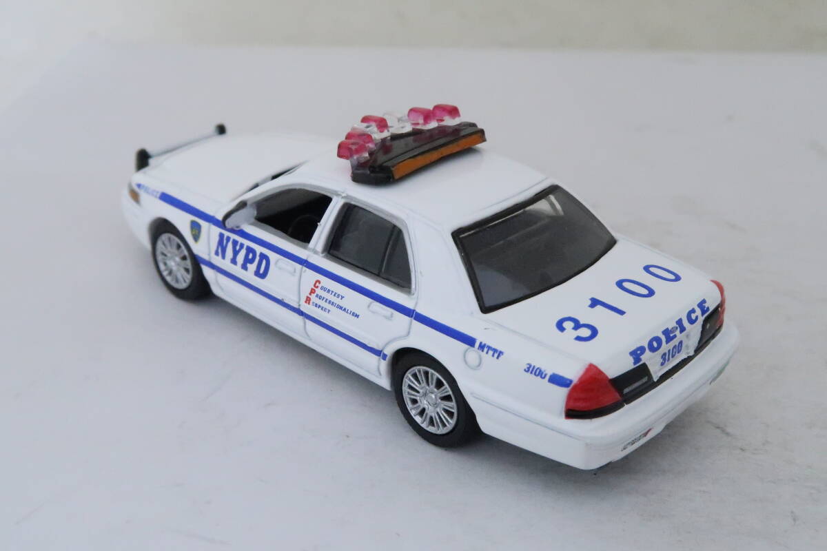 GREENLIGHT NYPD POLICE FORD CROWN VICTORIA EXPLORER フォード 箱無 3台 1/64? イクレ_画像3