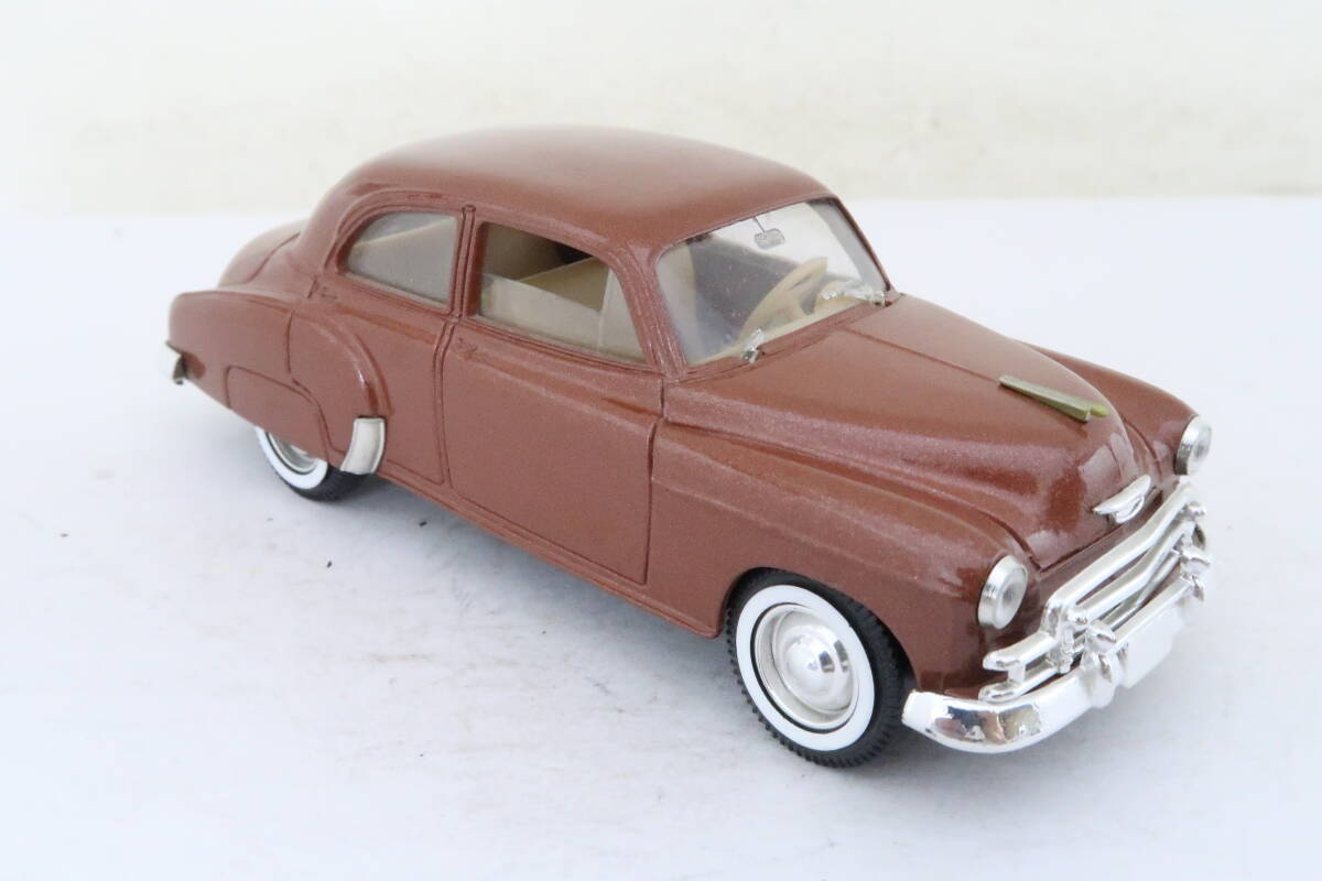solido CHEVROLET 1950 Chevrolet defect have box less 1/43 France made iire