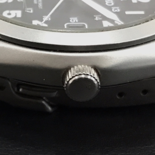セイコー デイト クォーツ 腕時計 メンズ ブラック文字盤 7N42-8260 未稼働品 純正ブレス ファッション小物 QR052-171の画像2