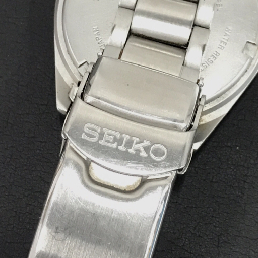 セイコー デイト クォーツ 腕時計 メンズ ブラック文字盤 7N42-8260 未稼働品 純正ブレス ファッション小物 QR052-171の画像6