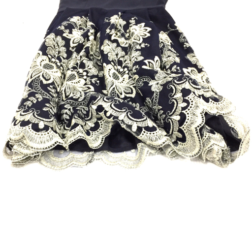 グレースコンチネンタル サイズ 36 ノースリーブ ドレス スカート部分チュール 花刺繍 レディース ネイビー系の画像5