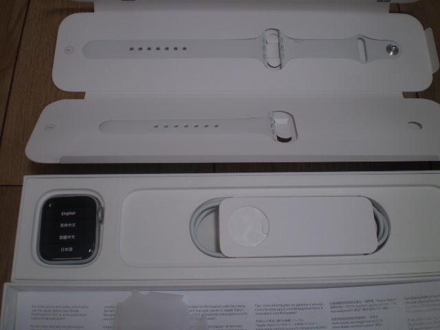 Apple Watch SE GPS model 44mm midnight aluminium case . midnight sport band M/L MRE93J/A