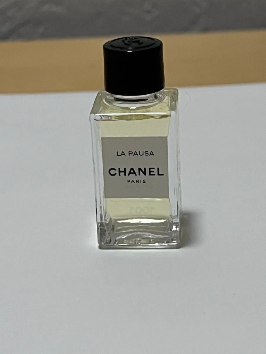 シャネル ラパウザ 4ml レゼクスクルシフ ミニボトル オードパルファム CHANEL LA PAUSA 