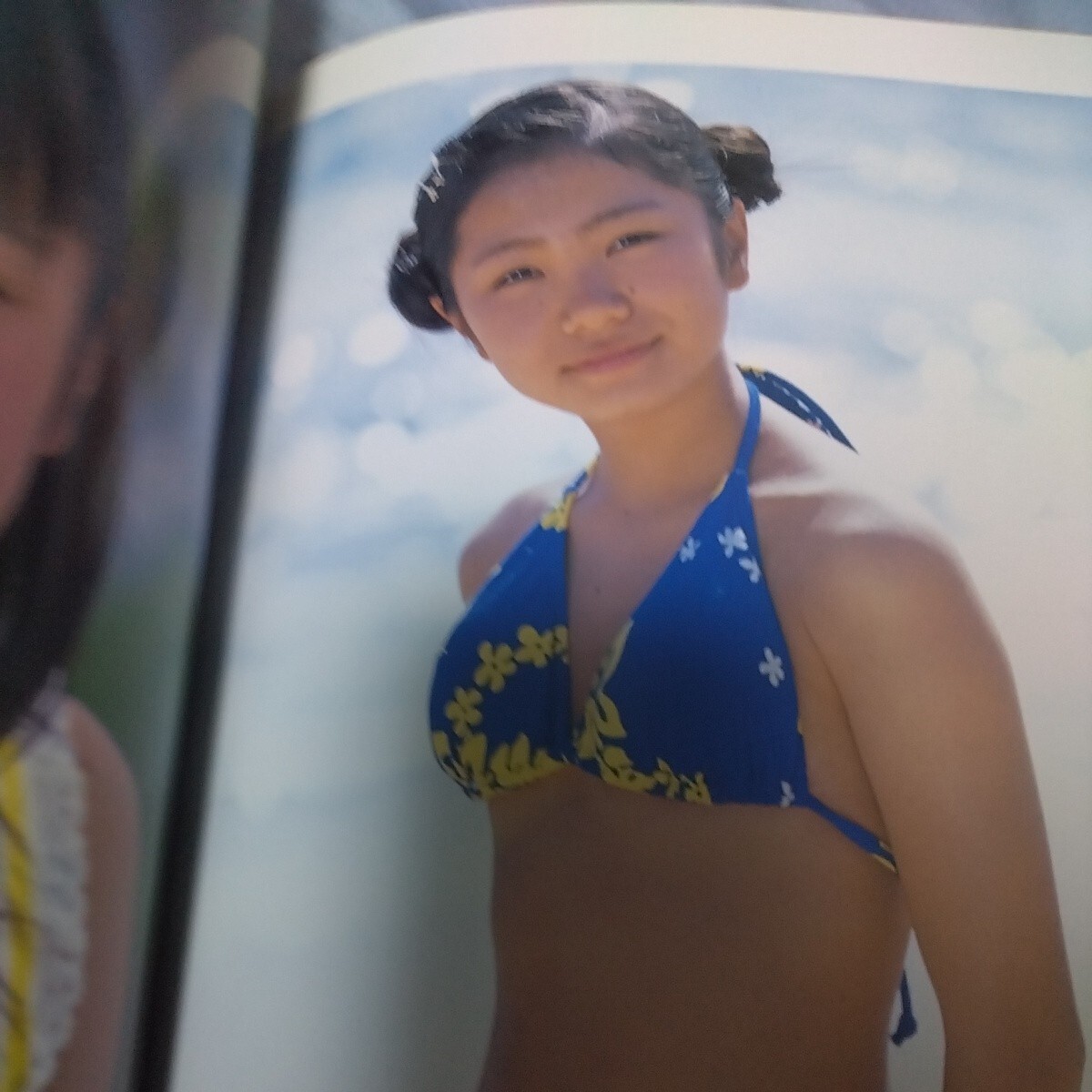 【13歳トリオ！】 井上優里菜　池田愛　今井春奈 写真集「ポコ・ア・ポコ」2002年発売　スク水・ブルマ・ビキニ・制服　p1796_画像7