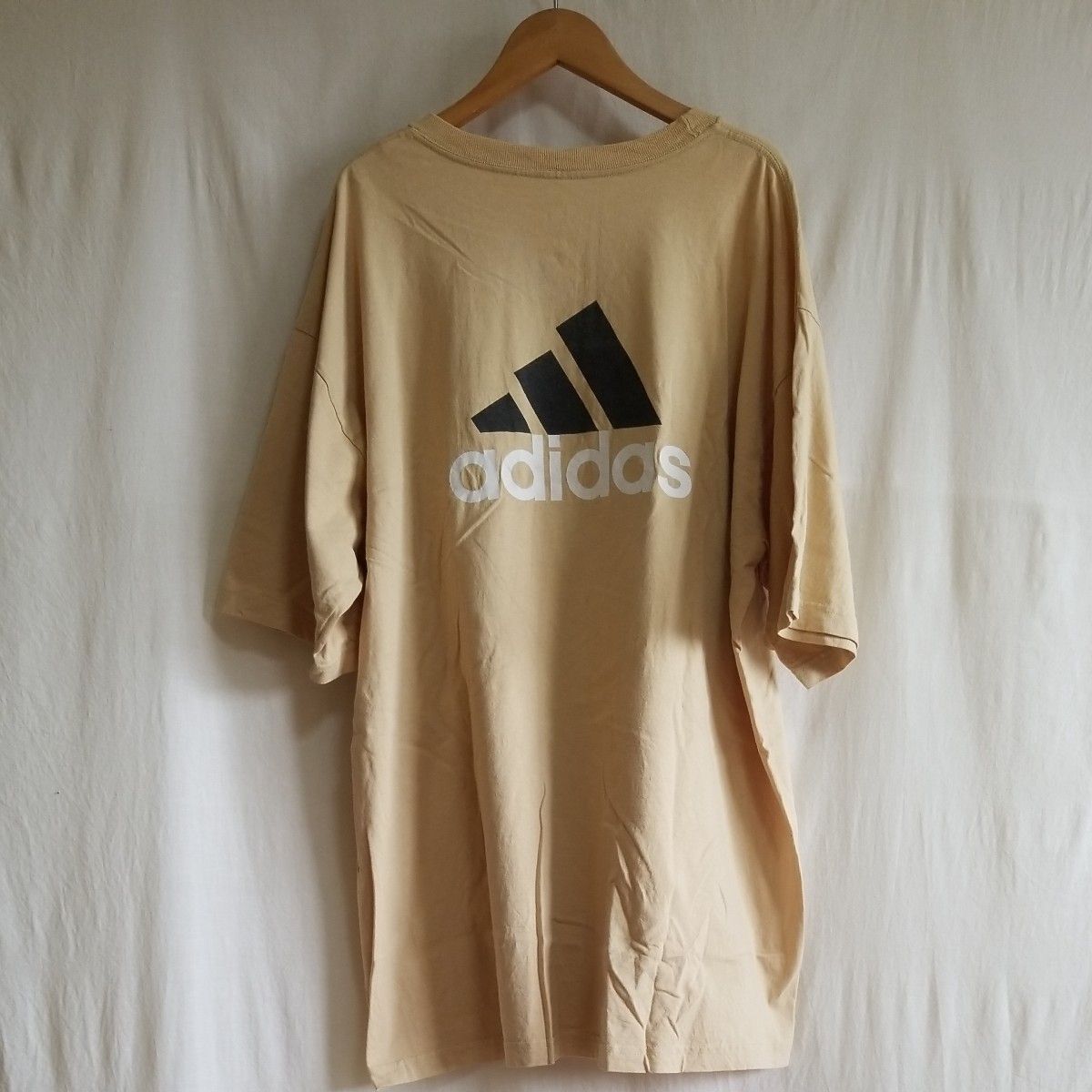 adidas　両面プリントTシャツ　ベージュイエロー系　XL A-2422