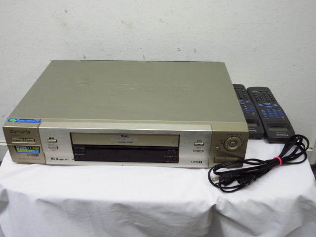 a5761 электризация OK Panasonic panasonic видеодека 3D-DIGITAL PROCESS S-VHS ET NV-SVB10 дистанционный пульт 2 шт имеется б/у товар 