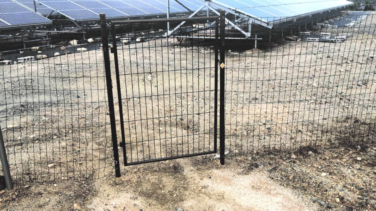 * limited time special price * animal guard fence for door 1.0m for black garden gate black animal fence animal protection fence dog Ran one-side opening 