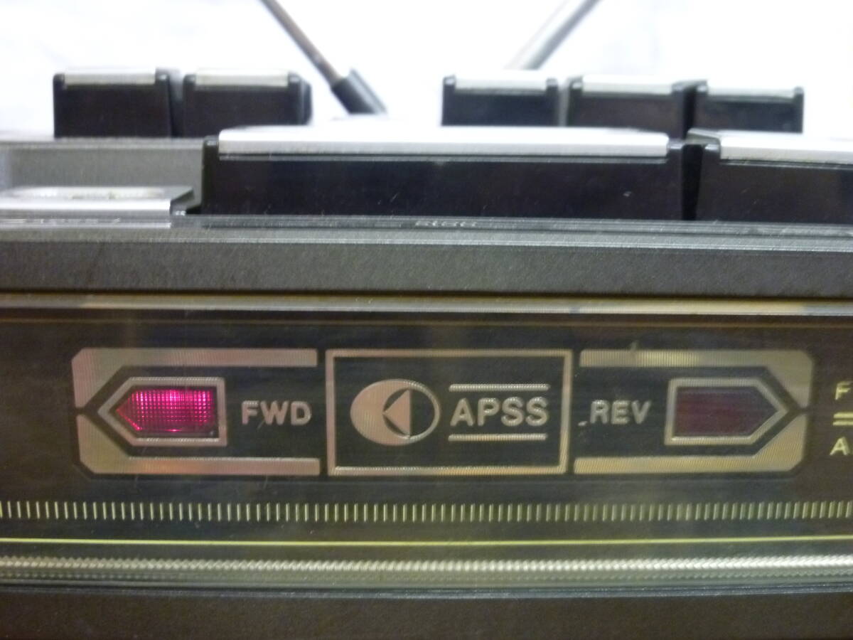 EE2033 SHARP ラジオカセットレコーダー GF-303SB カセット不動 昭和レトロ 動作難有 現状品 ジャンク扱　/140_画像4