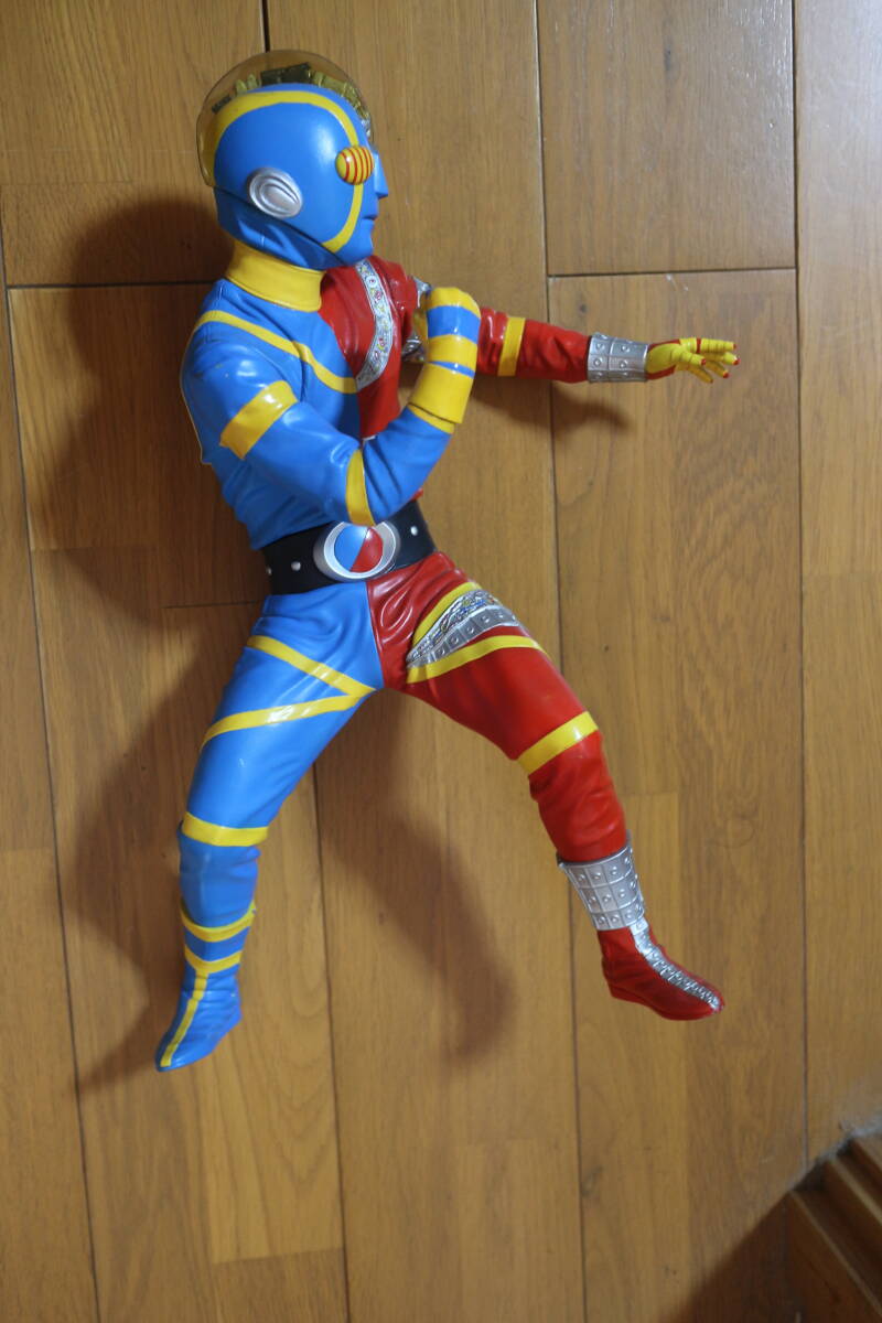 キカイダー フィギュア 海洋堂 メガソフビ 完成品 木下隆志　高さ約37cm_画像3