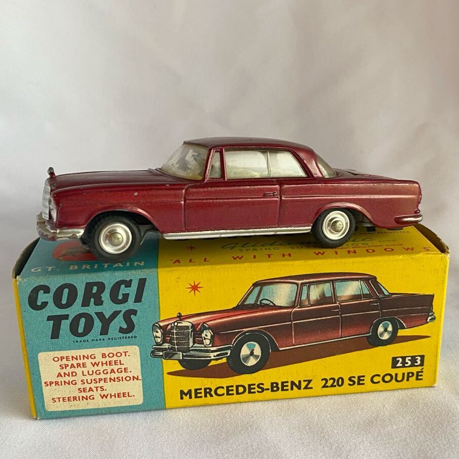 CORGI TOYS ミニカー 253 MERCEDES-BENZ 220 SE COUPE コーギー トイズ_画像1