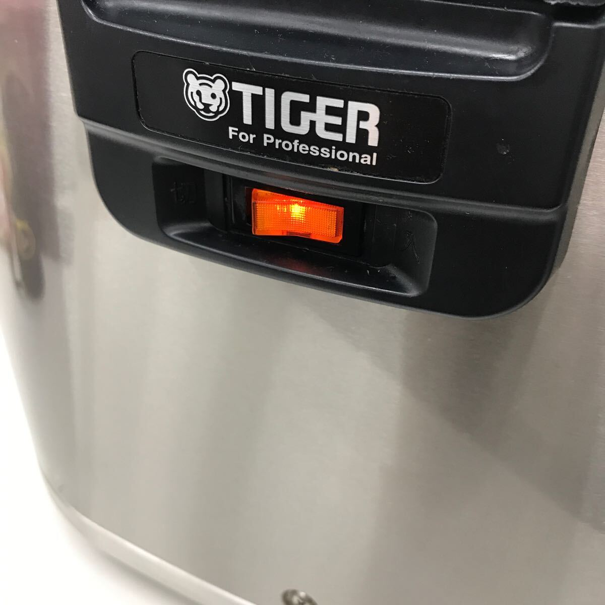 refle● 通電のみ確認 タイガー電子ジャー JHE-A720 ステンレス 保温米飯容量7.2L 20年製 現状品の画像8