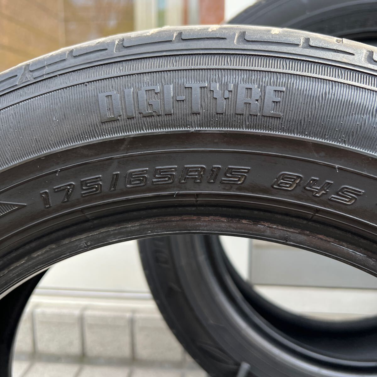 ダンロップ DUNLOP 夏タイヤ4本セット 中古　175/65r15 18年製　EC202 日本製　転がし用_画像2