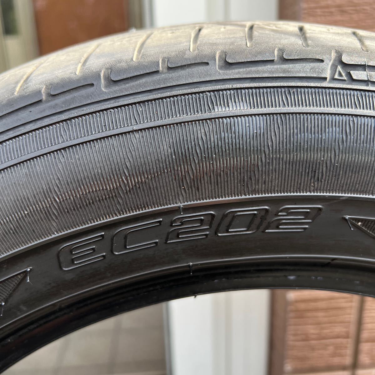 ダンロップ DUNLOP 夏タイヤ4本セット 中古　175/65r15 18年製　EC202 日本製　転がし用_画像4