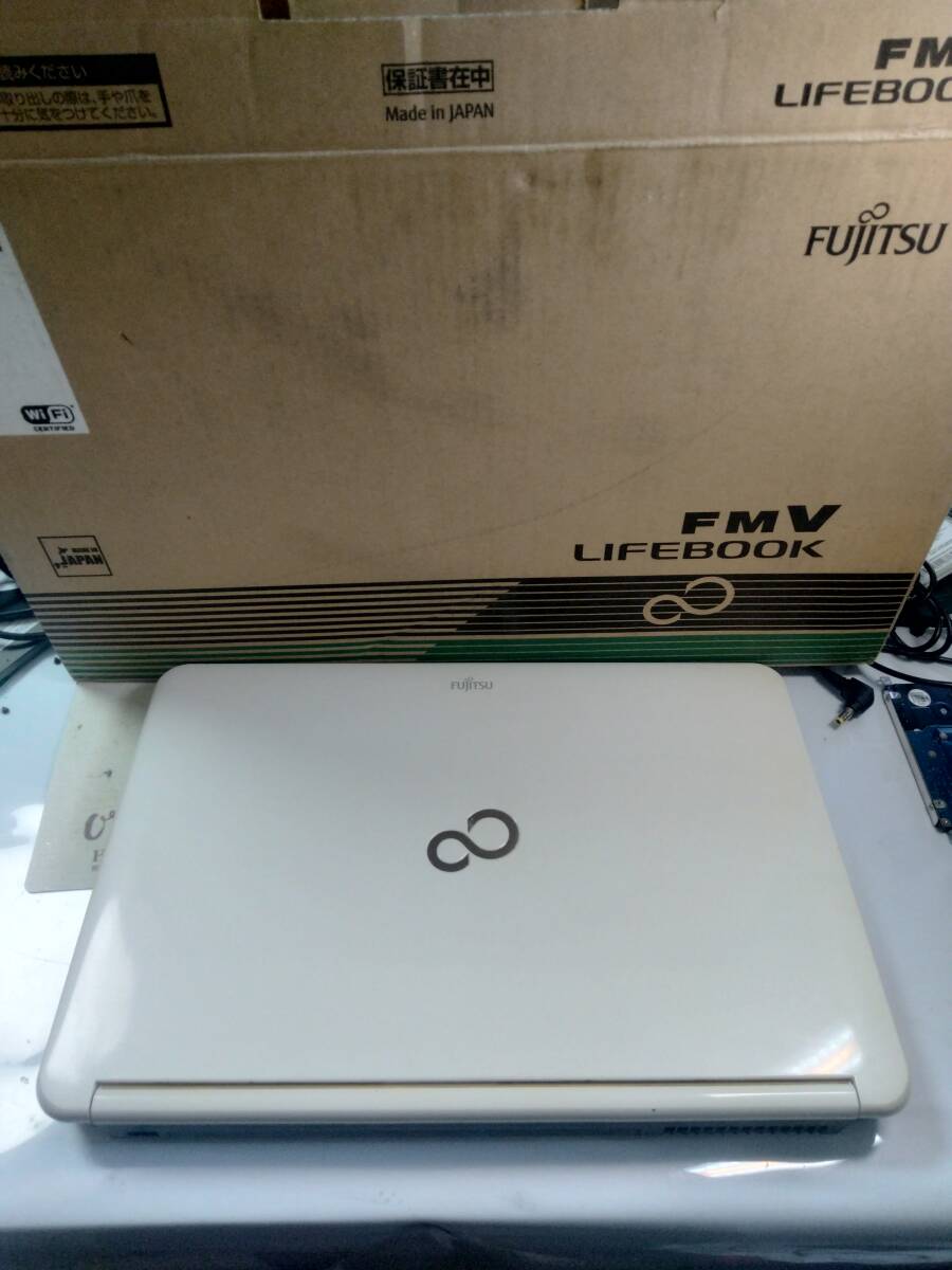 * утиль электризация проверка только Fujitsu LIFEBOOK AH54/G Intel Corei5(2450M)-2.50GHz/4GB 15.6 дюймовый оригинальная коробка, имеется *172