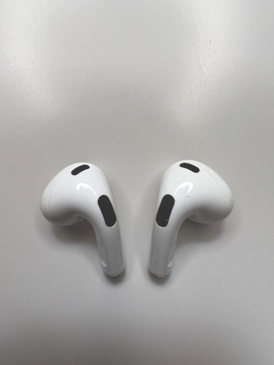 AirPods 第3世代 MME73J/A MPNY3J/A 充電ケースと右耳と左耳のみ