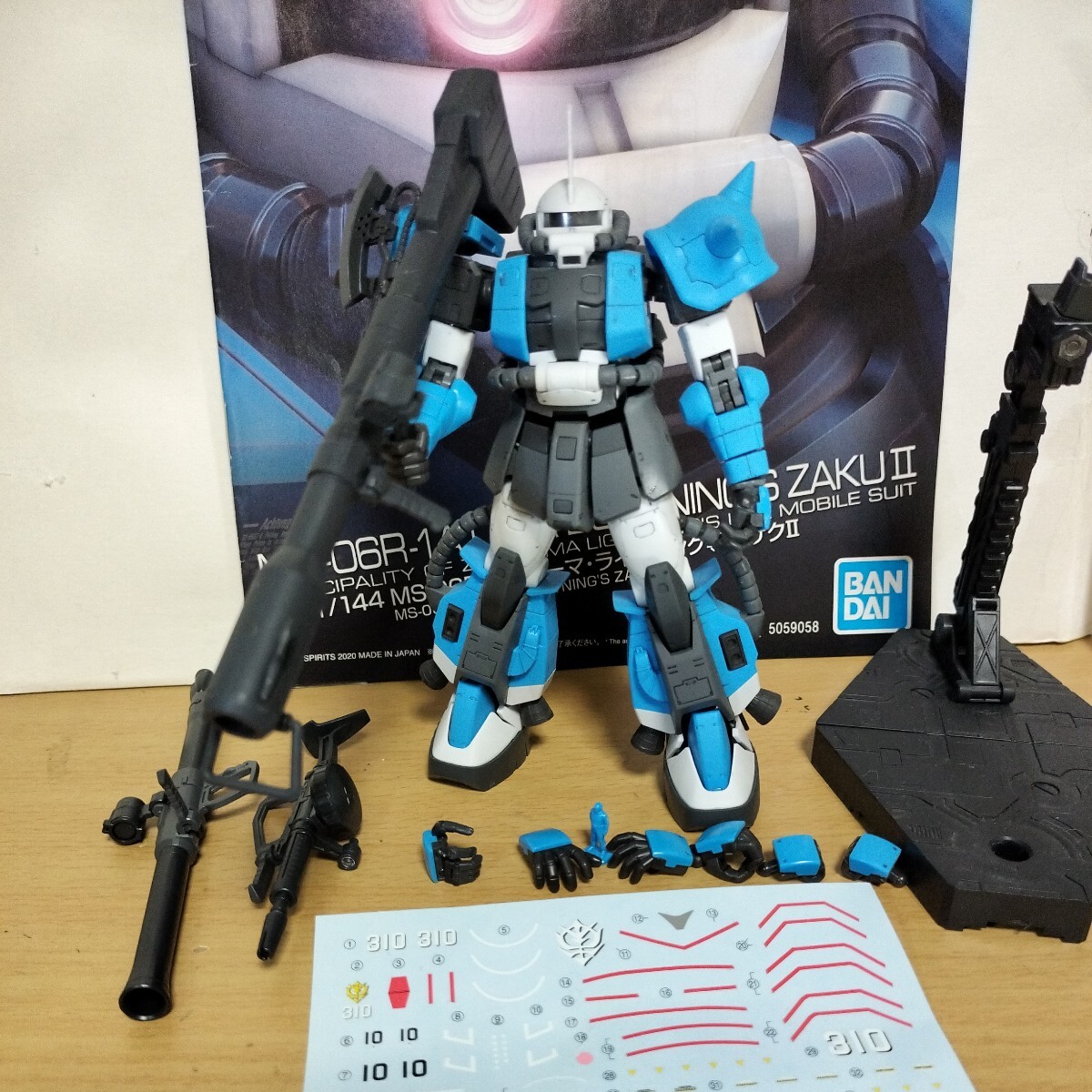 RG 1/144 プレバン 限定 MS-06R1 ユーマ・ライトニング専用 高機動ザクR-1A 完成品 ガンダム ジャンク ガンプラ HG フィギュア キマイラ隊_限定RGザクR-1Aユーマ専用機塗装完成品