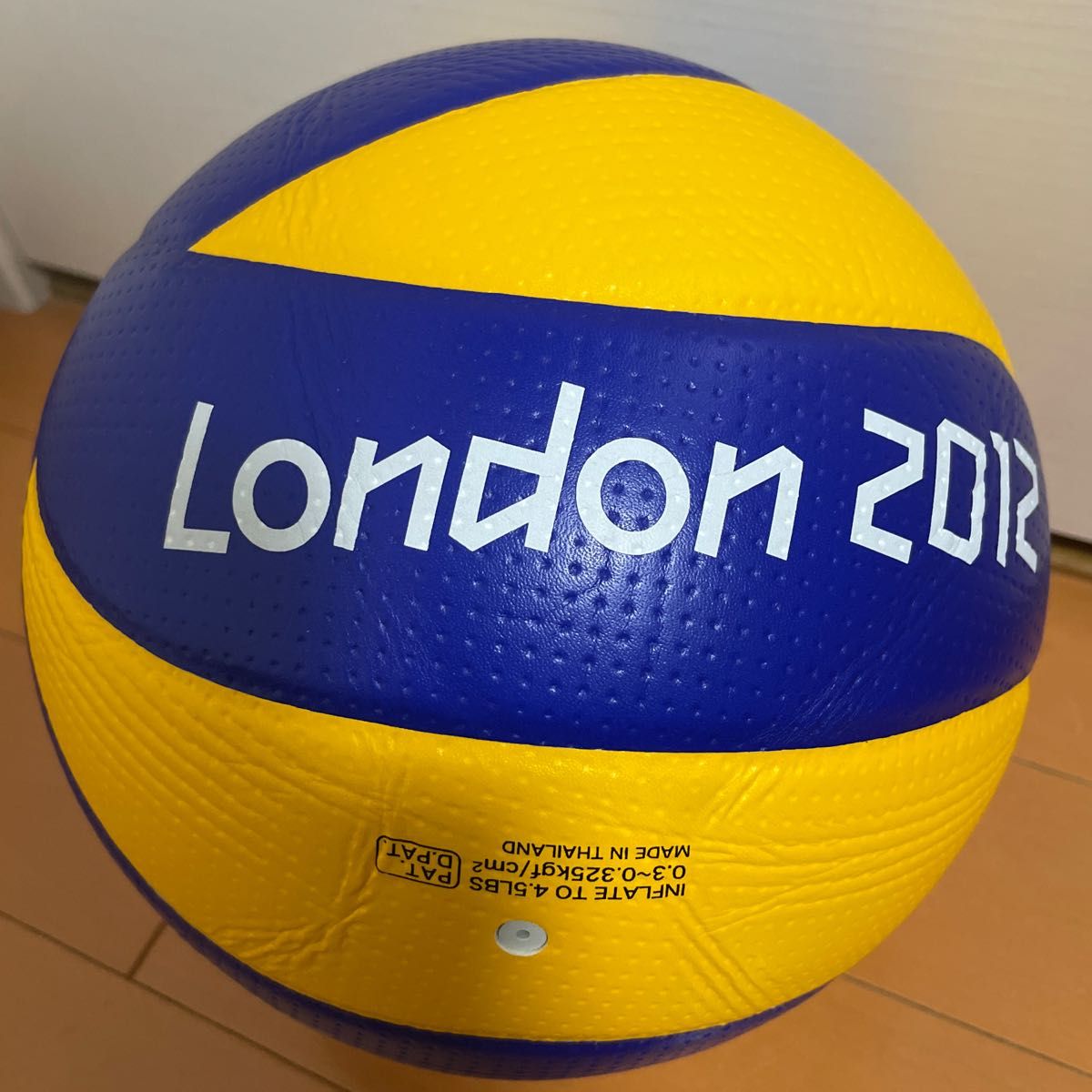 中古 ミカサ MVA200 2012年ロンドンオリンピック公式試合球 5号 中古 ミカサ MVA200 2012年ロンドンオリンピック公式試合球 5号