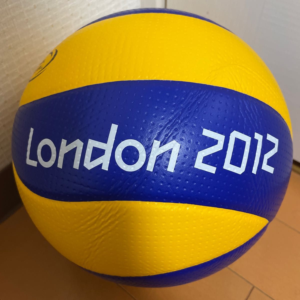 中古 ミカサ MVA200 2012年ロンドンオリンピック公式試合球 5号球 バレーボール