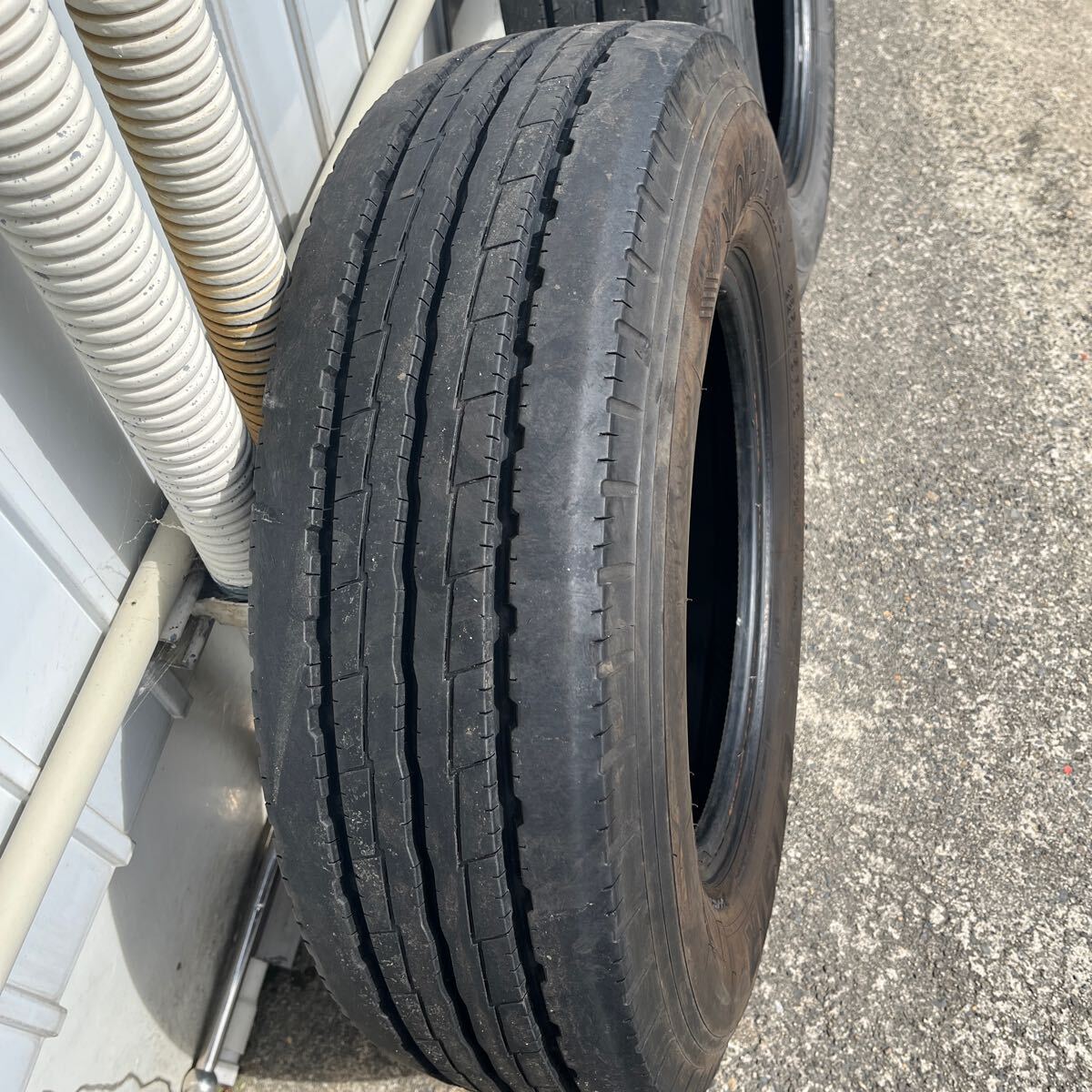 YOKOHAMA ヨコハマ 225/75R16 LT151R サマー ノーマルタイヤ 4本セット 2019年日本製 トラック用 新潟発_画像2