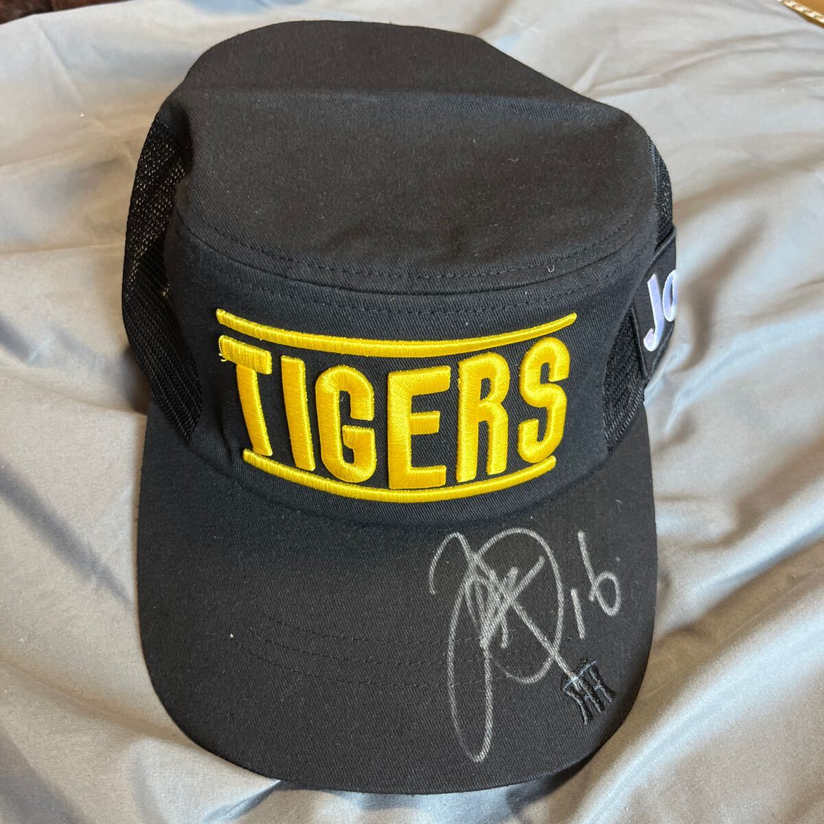  Hanshin Tigers west . shining autograph autograph cap 