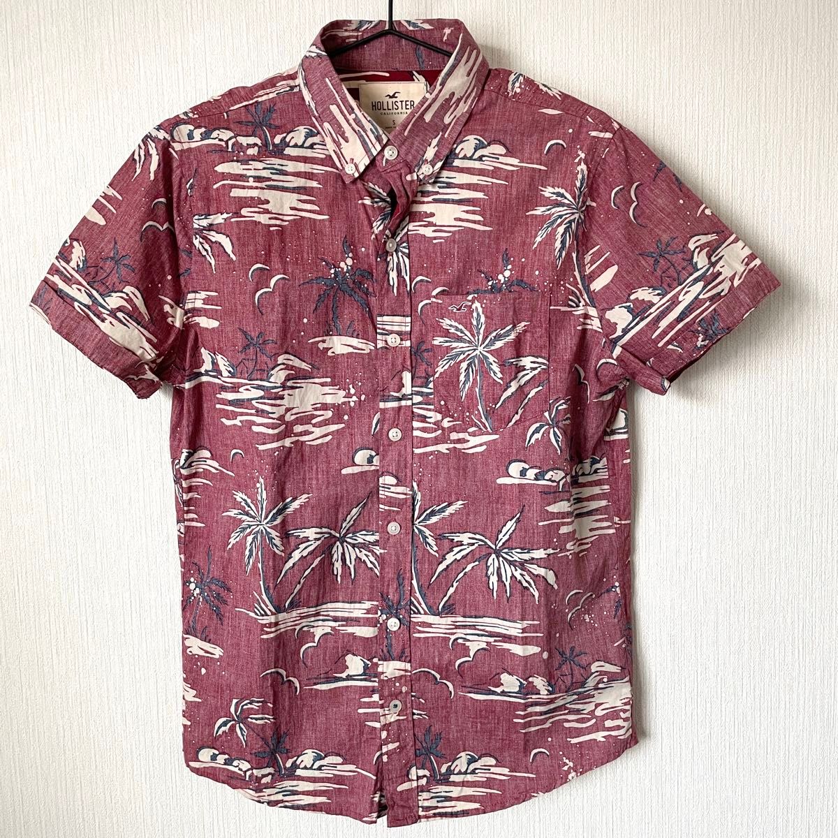 【HOLLISTER】 ホリスター アロハシャツ 半袖 夏服 メンズ 匿名配送 赤 レッド系 S