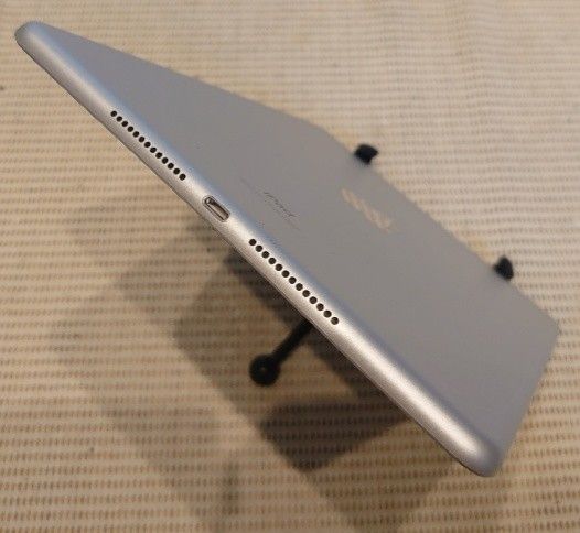 GVJVC 完動品美品iPad第9世代(A2602)本体64GBグレイ送料込 GVJVC 完動品美品iPad第9世代(A2602)本体64GBグレイ送料込