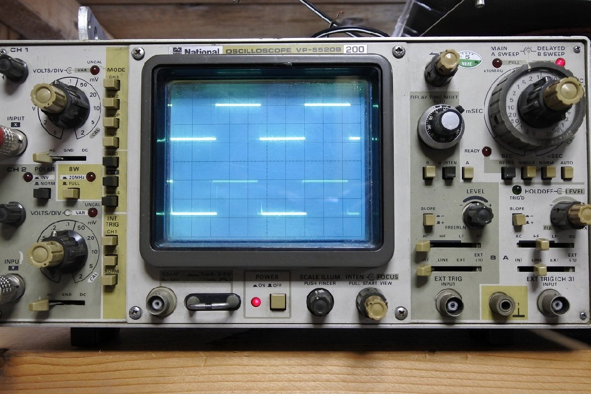 National Oscilloscope VP5520B 200　松下電器製　２CH　200MHz　オシロスコープ_画像1