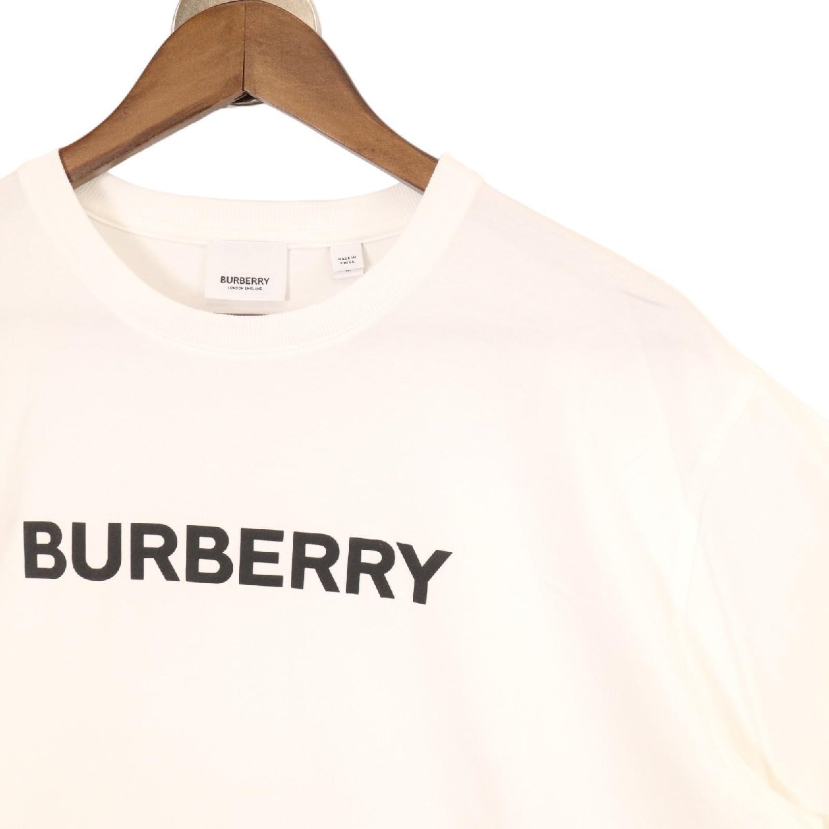 BURBERRY バーバリー 23SS ホワイト 8055309 フロントロゴ 半袖Tシャツ ホワイト M トップス コットン メンズ 中古_画像3