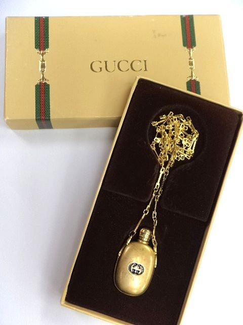 GUCCI* Old Gucci Италия производства Vintage колье золотой цвет Gold цвет пуховка .-m бутылка духи бутылка подвеска коробка иметь 