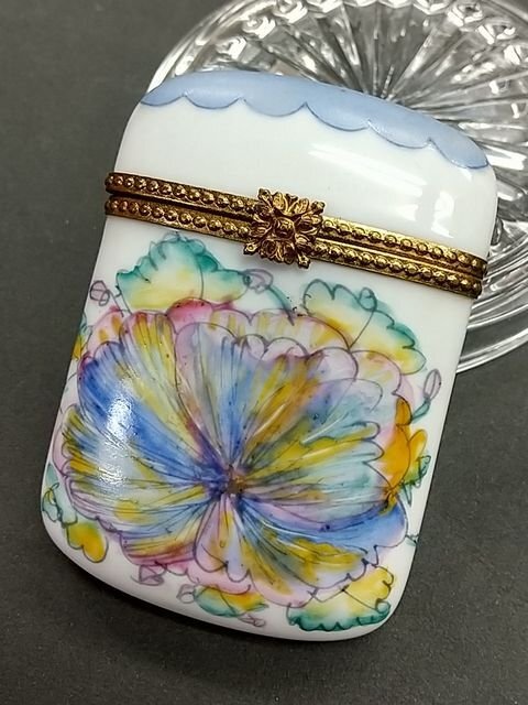 フランス リモージュボックス☆花柄 Peint-main Limoges France マーク入り 薄型 小物入れ 磁器 小箱【中古】_画像1