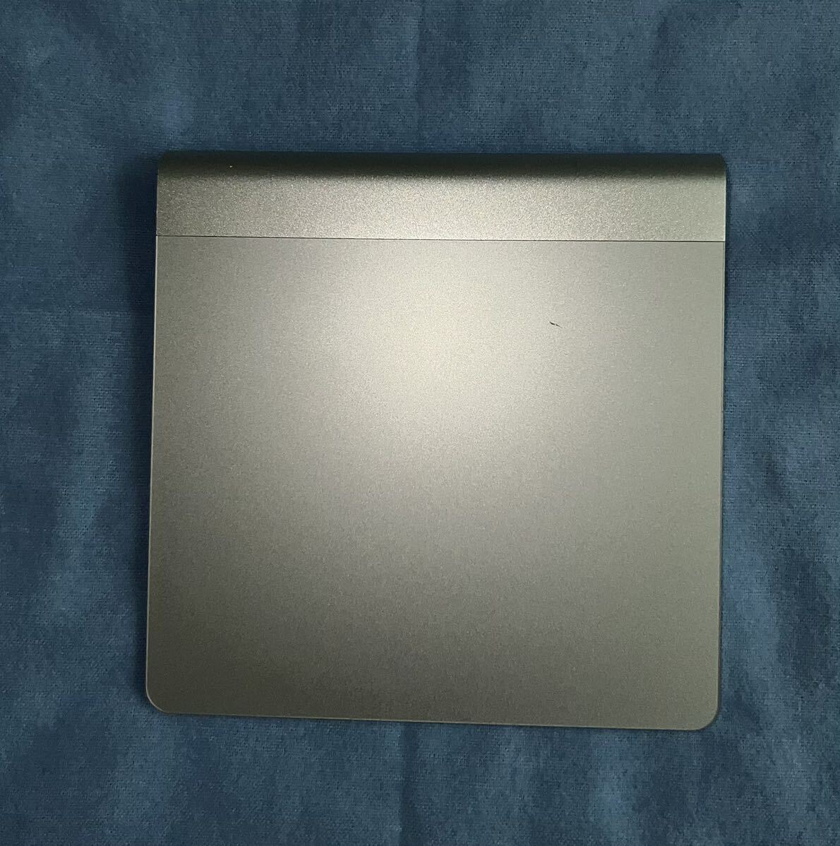 Apple Magic Trackpad MC380J/A A1339 電池式 _画像1