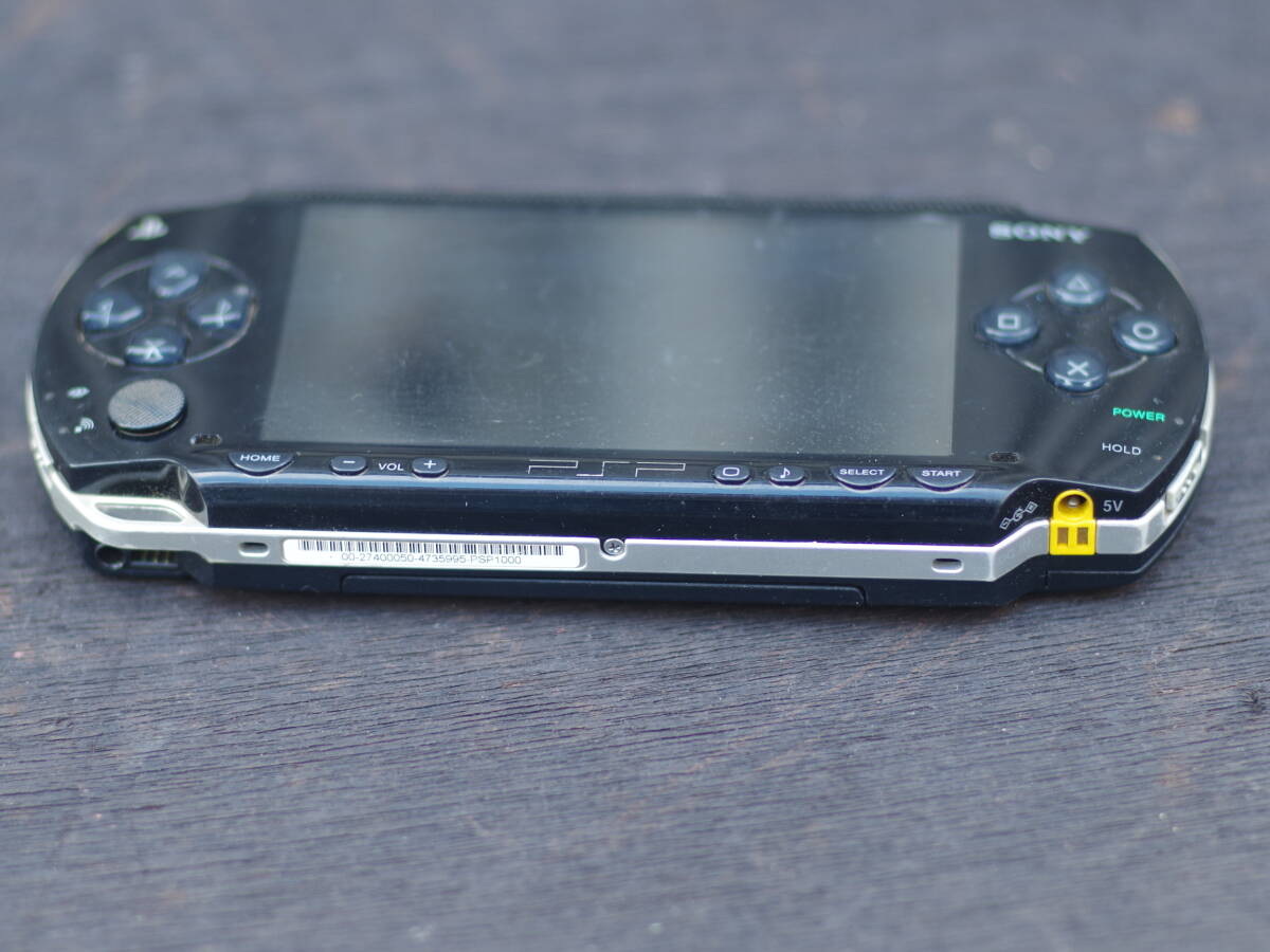 M10699 SONY PSP 1000 адаптор . электризация проверка OK аккумулятор есть игра не проверено корпус только воздушный . внутри часть чистка settled You Pack 60 0605