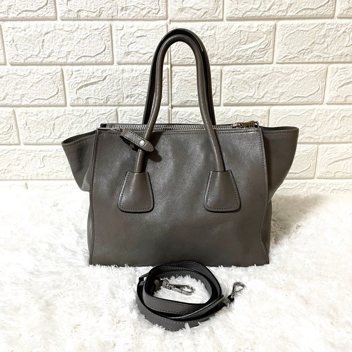 PRADA プラダ レザー 2way ショルダーバッグ 三角ロゴ 