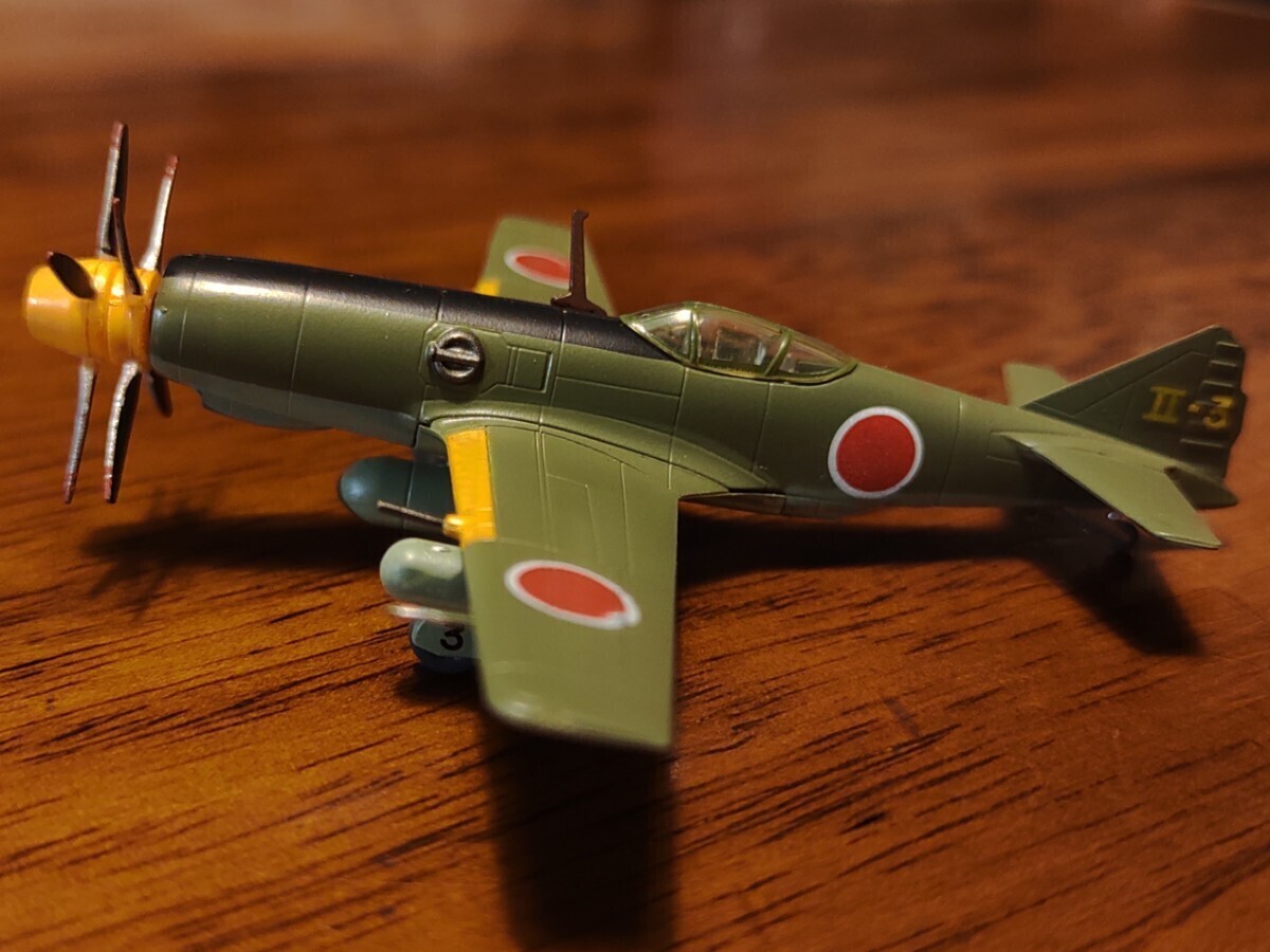 エフトイズ 松本零士 戦場まんがコレクション2 衝撃降下90度 キ99 完成品 組立済み 戦闘機 F-toys_画像3