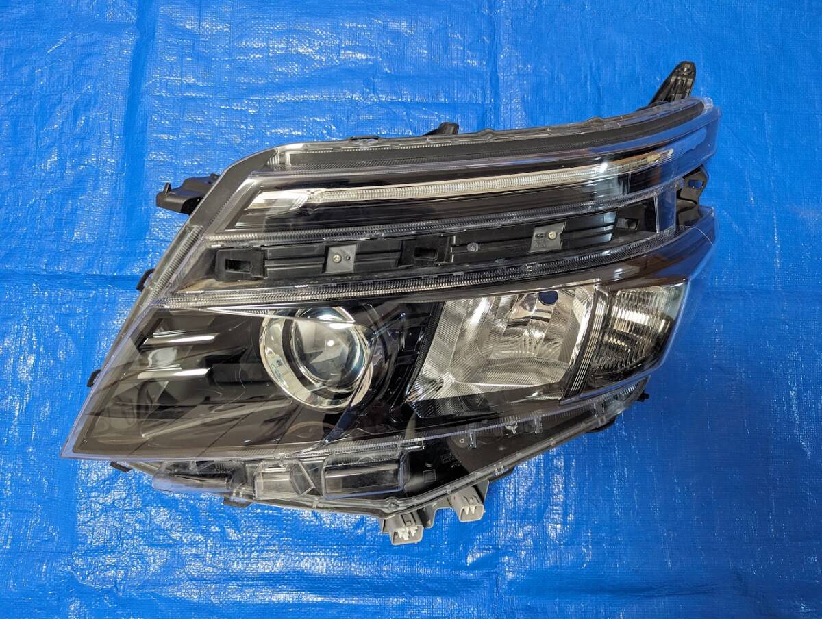 80 前期 ヴォクシー 左 LED ヘッドライト 81150-28D01 80 VOXY 80