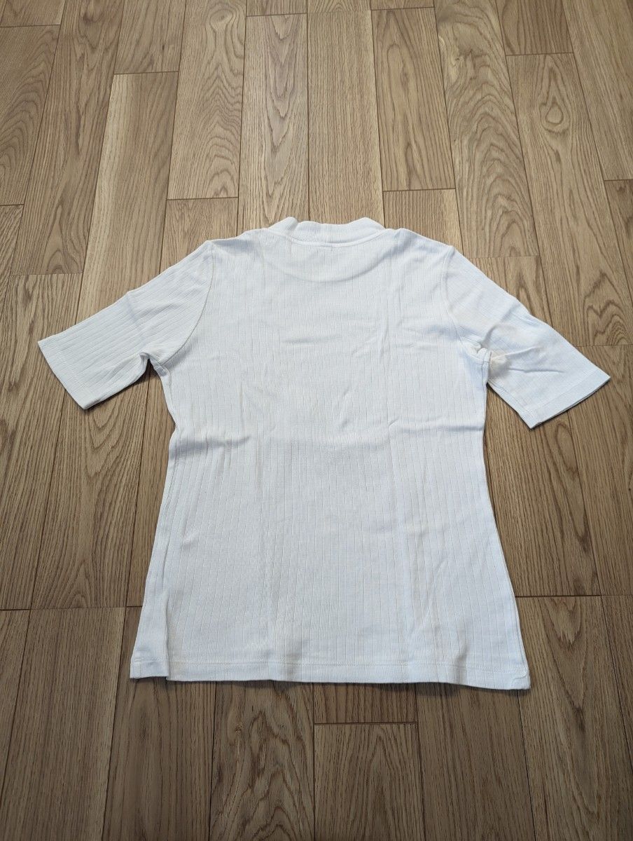 UNIQLO　ユニクロ　Tシャツ　ホワイト　M
