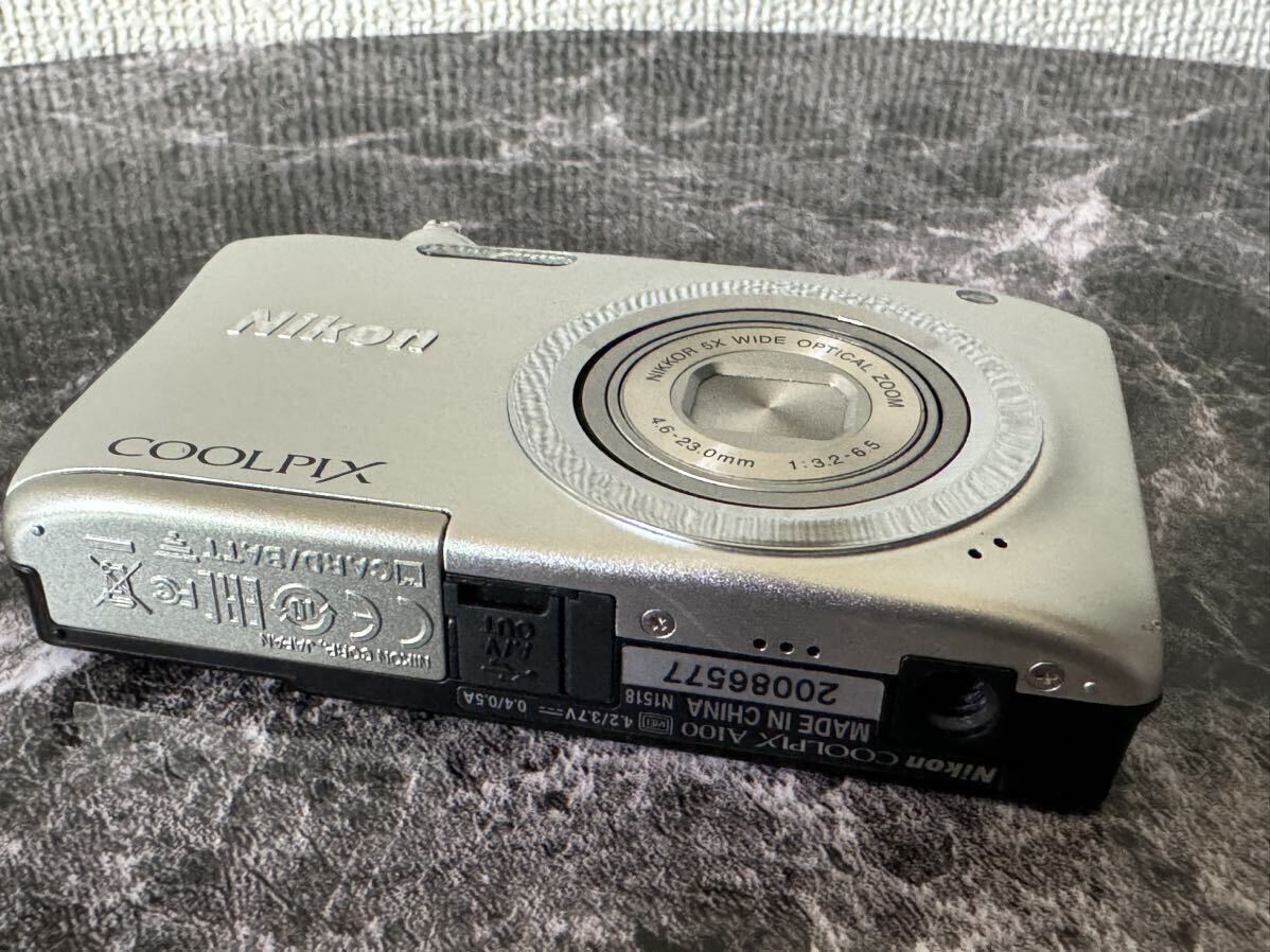 【1円スタート】Nikon COOLPIX A-100 シルバー コンパクトデジタルカメラ の画像3
