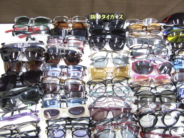 5D170NZ◎Zoff/JINS/サングラス/老眼鏡などを含む 200点超え 大量まとめ売り 眼鏡 ジャンク◎中古_画像4