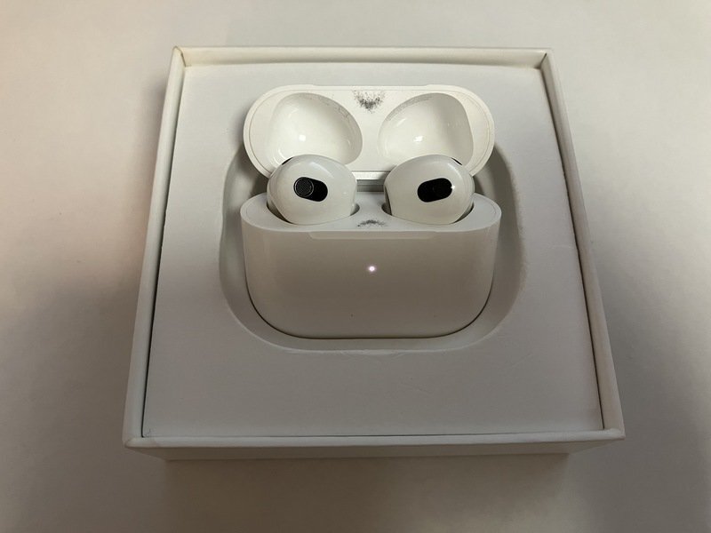 FK929 AirPods 第3世代 MME73J/A 箱/付属品ありの画像1