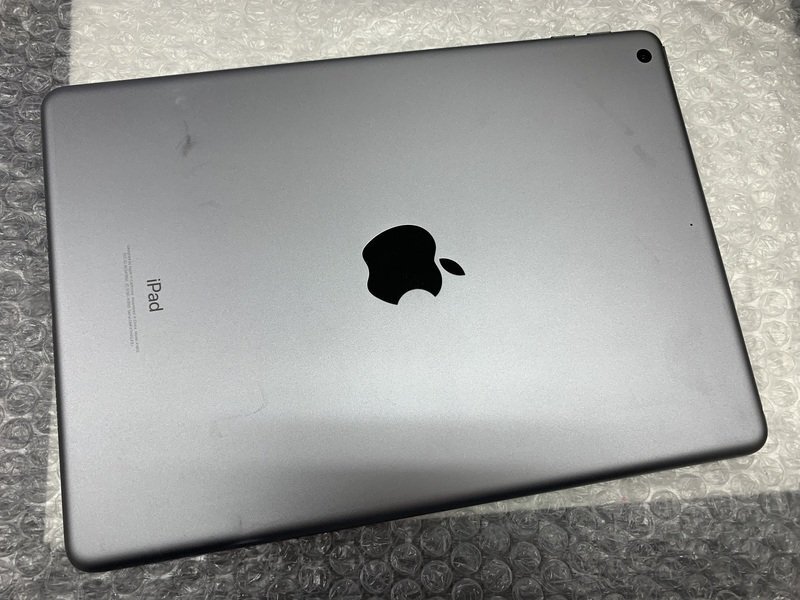 JN458 iPad 第6世代 Wi-Fiモデル A1893 スペースグレイ 32GB ジャンク ロックOFFの画像2