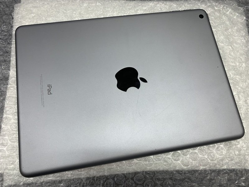 JN515 iPad 第6世代 Wi-Fiモデル A1893 スペースグレイ 32GB ジャンク ロックOFFの画像2