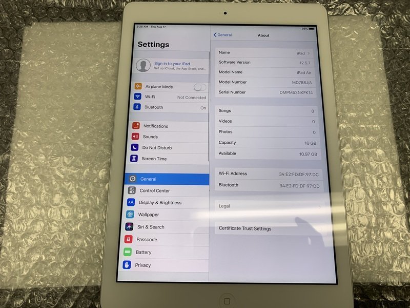 DP717 iPad Air 第1世代 Wi-Fiモデル A1474 シルバー 16GB_画像3
