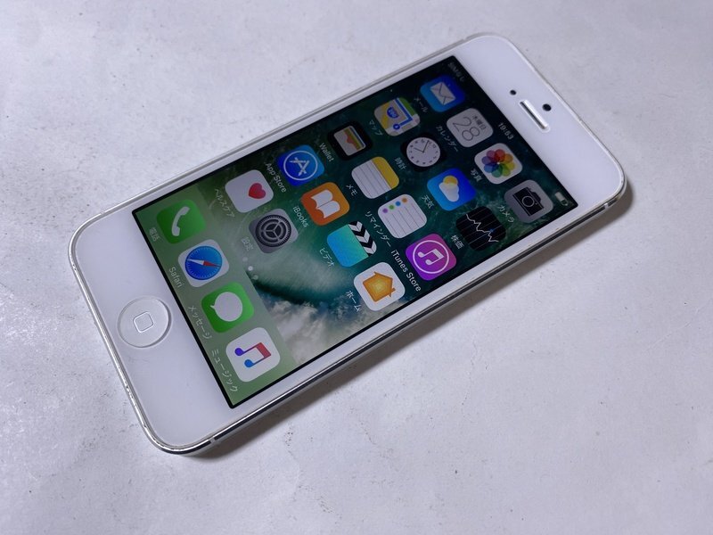 IG776 au iPhone5 16GB ホワイト ジャンク ロックOFF_画像1